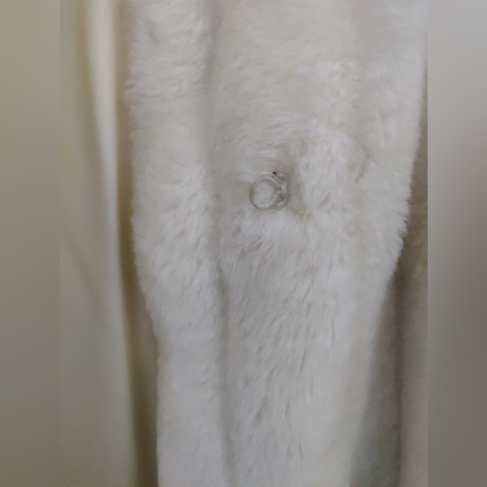 - Mid century modern 1960s vintage White faux Fur waist length  Coat - Picture 5 of 5